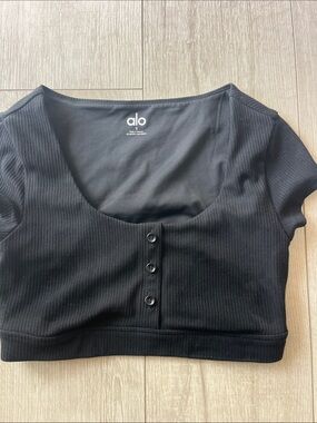 ALO SZ SMALL CROPPED RIBBED TOP PERFECT CONDITION BARELY WORN